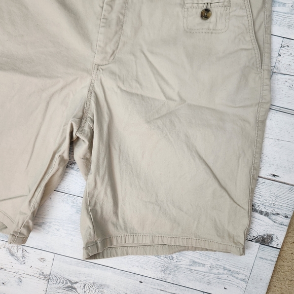 Dockers Tan Shorts - Picture 2 of 6